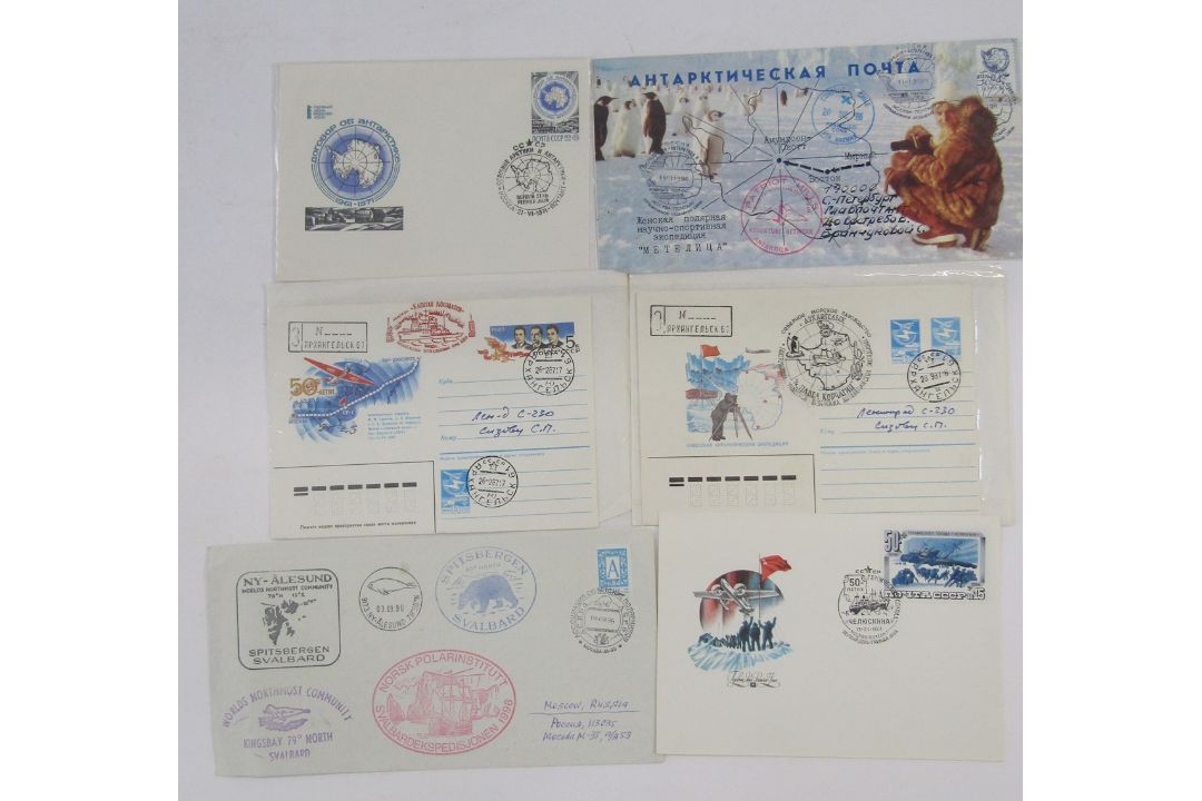 Stamps of Soviet Union & Russia: Three maroon cover albums full of Polar exploration covers and - Image 8 of 21
