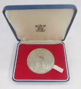 1977  Royal Mint official silver jubilee medallion to commemorate the silver jubilee of Her