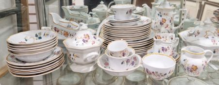 Wedgwood pottery Devon Rose pattern dinner service, printed blue marks, printed with chinoisserie