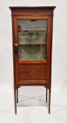 Edwardian mahogany and satinwood inlaid display cabinet, the single glazed door opening to three