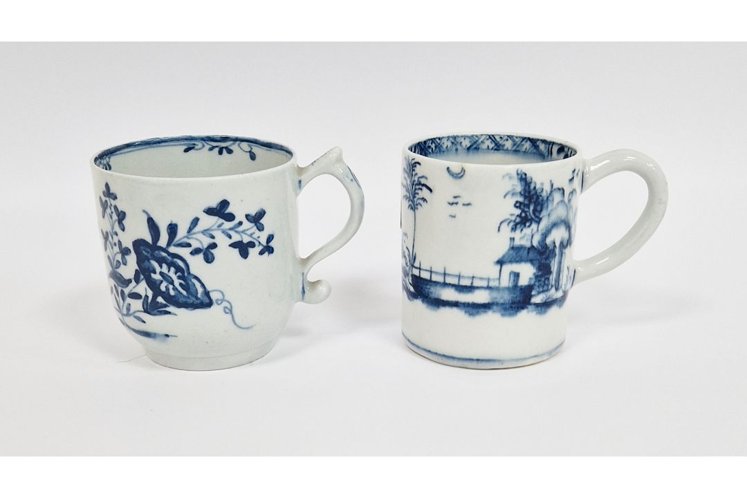 Lowestoft porcelain blue and white coffee can, circa 1765-75, painted with a house in landscape - Image 1 of 13