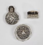 Victorian silver perfume bottle case, Chester 1900, James Deakin & Sons, the hinged lid and hinged