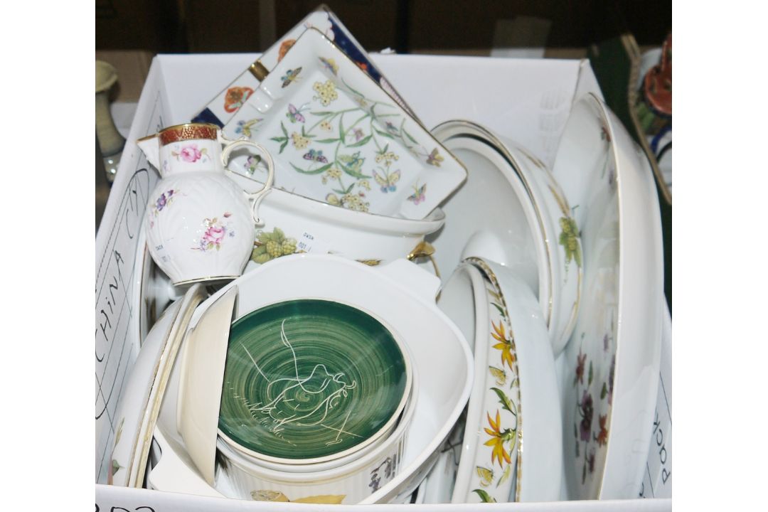 Quantity of ceramics to include a Royal Worcester Astley serving plate, a Coalport The Caughley Mask - Image 1 of 2