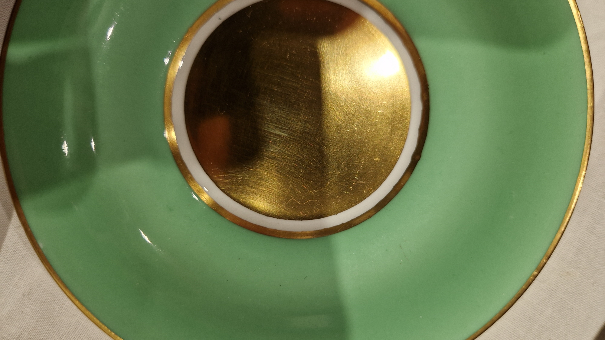 Cased Art Deco New Chelsea (Staffordshire) green and gilt ground set of six coffee cans and saucers, - Image 4 of 9