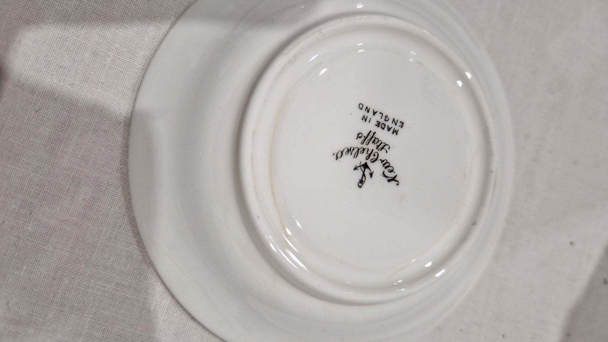 Cased Art Deco New Chelsea (Staffordshire) green and gilt ground set of six coffee cans and saucers, - Image 6 of 9