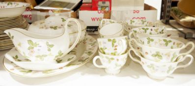 Wedgwood 'Wild Strawberry' part dinner and tea service to include six dinner plates, five fish