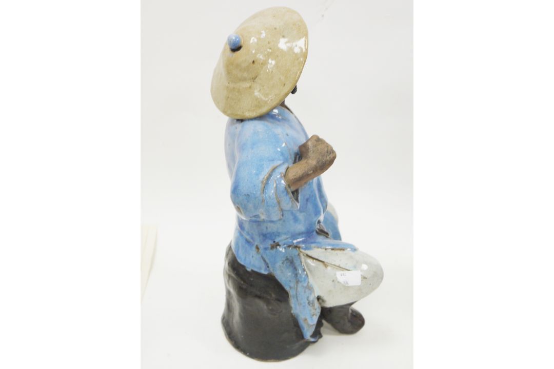 Two ceramic figures of Chinese figures, possibly fishermen (lacking rods) (2)  Condition Report - Image 7 of 11