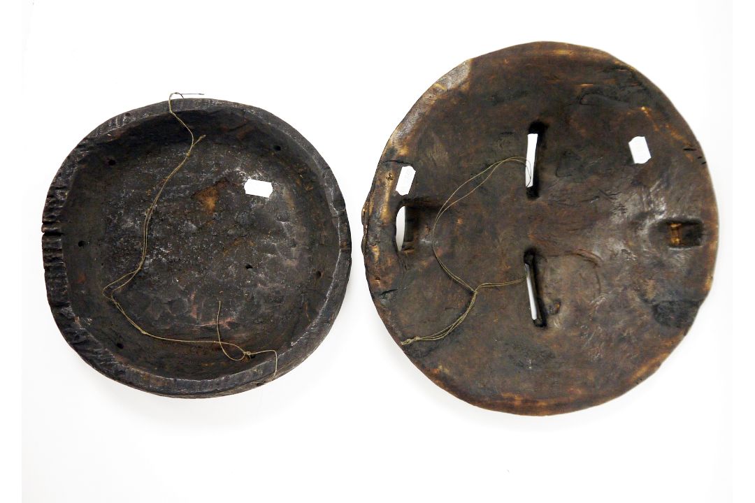 Tribal shield wooden face mask with shell and bead inlay, possibly Congo Baluba, 31cm diameter - Image 2 of 2