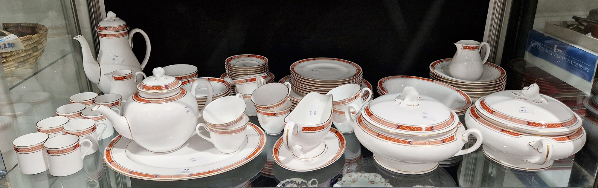 Royal Worcester 'Beaufort' pattern tea and dinner service to include two covered vegetable