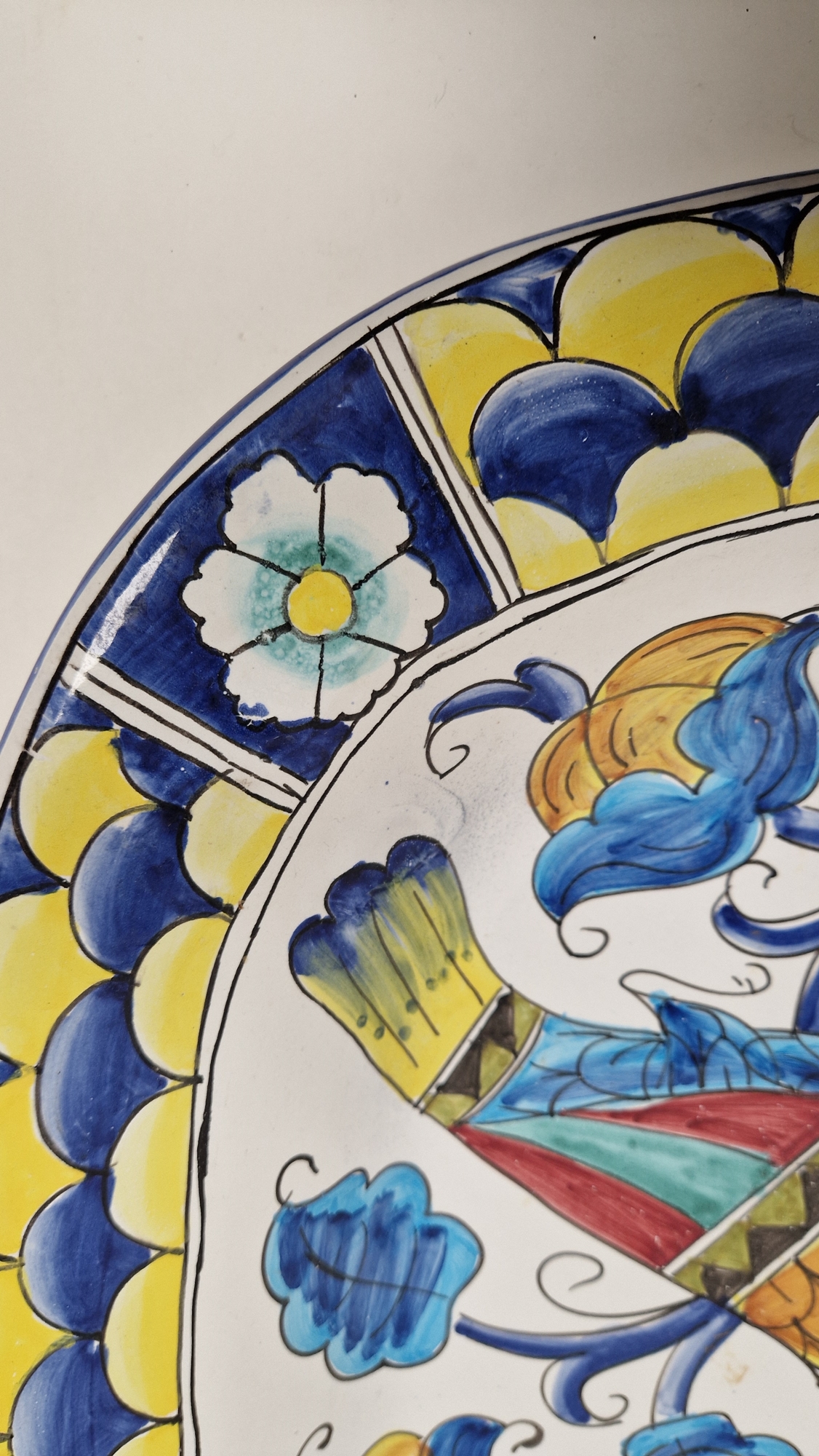 Italian pottery large charger, rounded square and decorated in bright polychrome colours with - Image 4 of 16