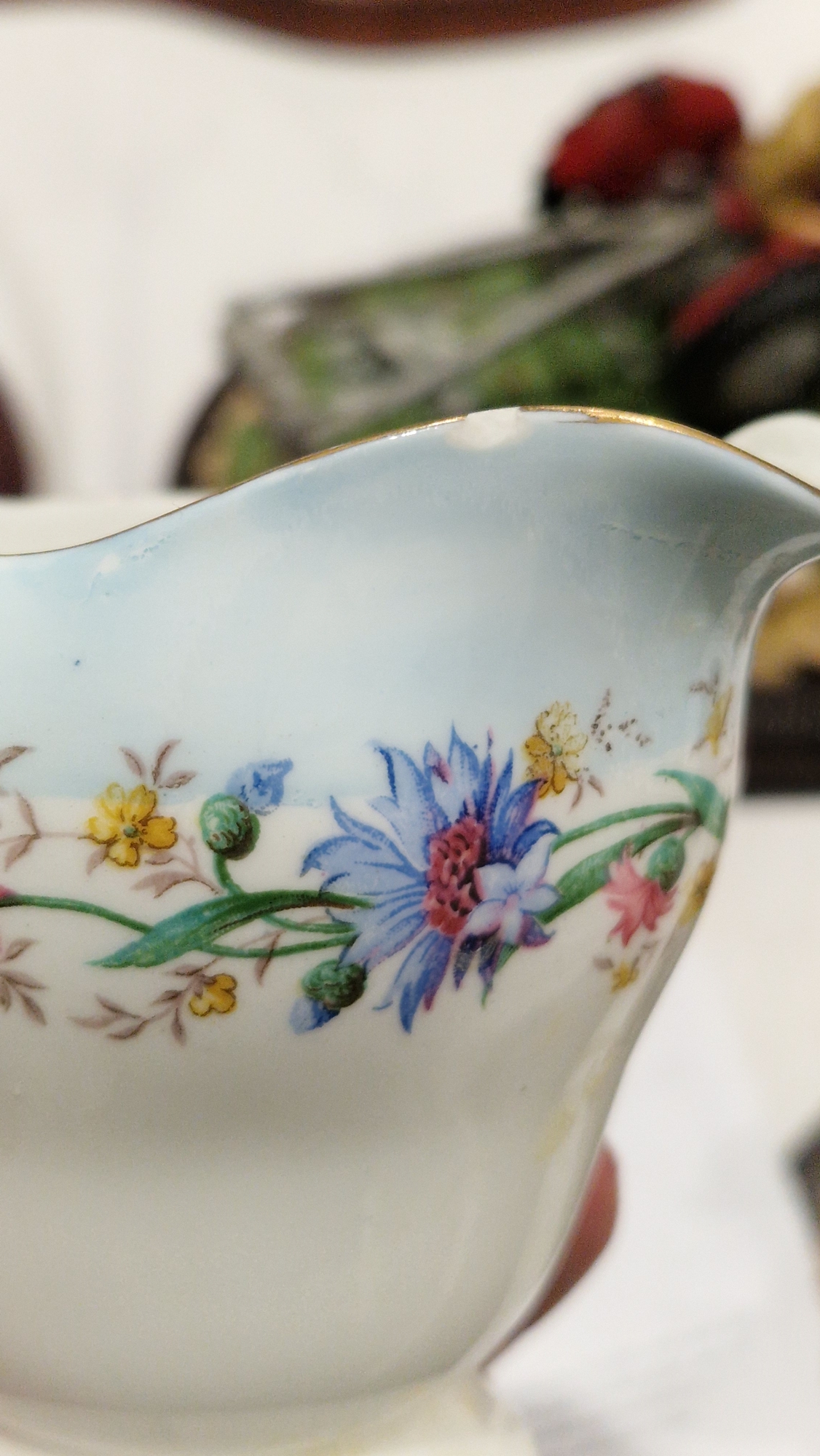 Royal Doulton Art Deco part tea-service, printed green marks, pattern no. V.1409, with pink and blue - Image 7 of 7