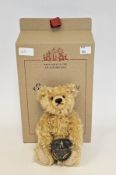 Steiff Exhibition bear 2004, exclusive to the UK and Ireland 20cm, Limited edition No. 01461 of 1500