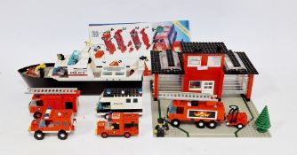 Lego Legoland 1981 unboxed Lego set Fire Station No.6382 together with 1986 Mobile Command Unit No.