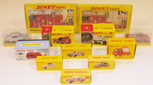 Twenty-one Modern Dinky Toys by Mattel to include 2 x 593 Panneaux  de signalisation routiere, 187