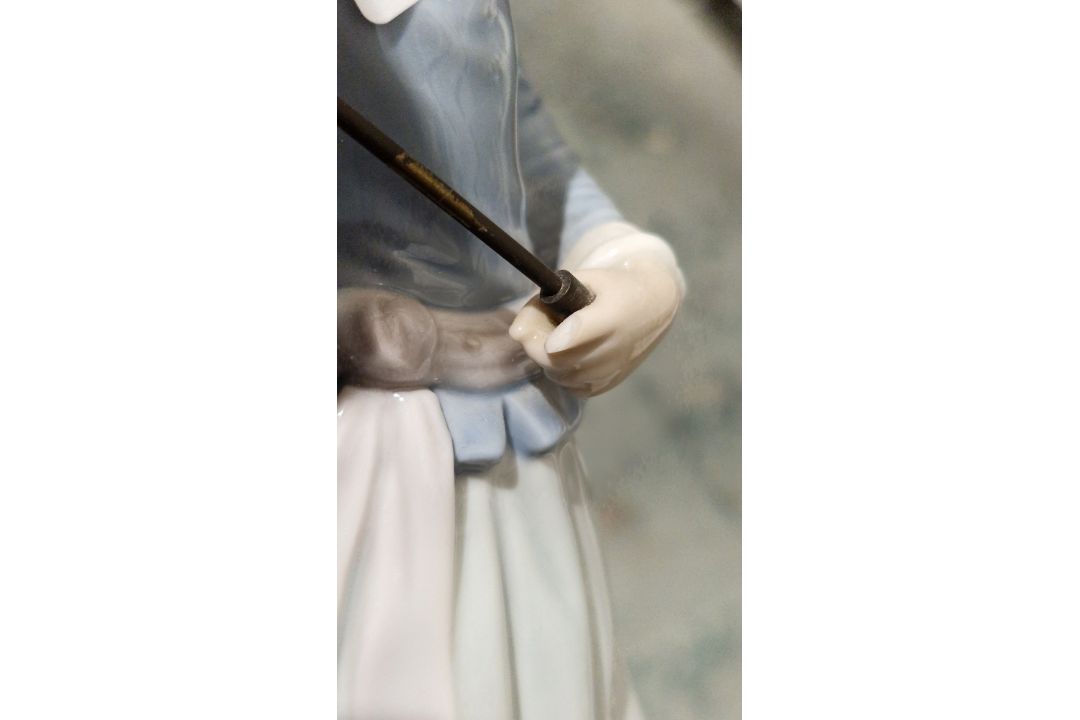 Lladro figure of girl with cello, another Edwardian-style lady with parasol, another girl seated - Image 7 of 13