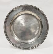 Pewter charger by John Barlow of London, circa 1700, with multiple reeded rim, hallmarked to rim,
