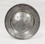 Pewter charger by Thomas Leapidge of London, circa 1690, with multiple reeded rim, hallmarked and