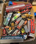 Two boxes of Oxford diecast 00 and other models, mainly loose (2 boxes)