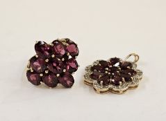 9ct gold and garnet ring set nine oval almandine-coloured garnet stones, finger size N1/2, and a