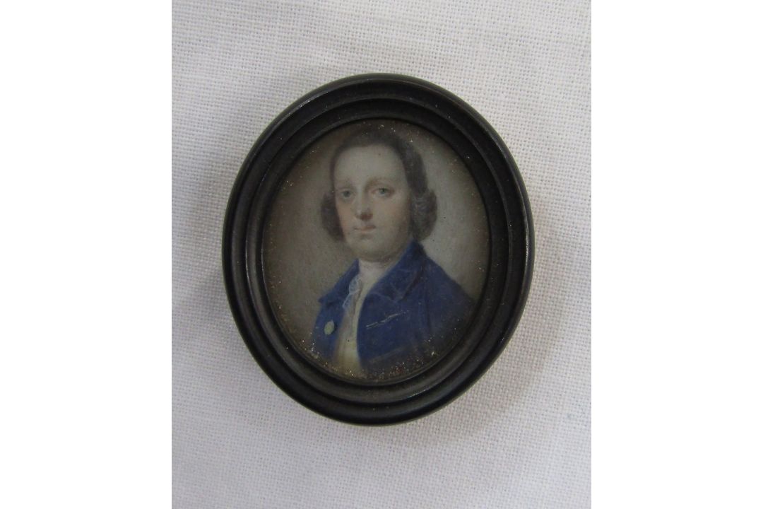 Pair of 18th century portrait miniatures depicting a lady in a pink dress wearing pearls and a - Image 4 of 5