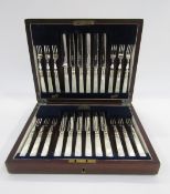 Set of 12 silver plated fruit knives and forks with mother-of-pearl handles, in fitted case