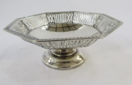 Silver pedestal bonbon dish, octagonal with pierced border and embossed rim, Birmingham 1963, 13cm