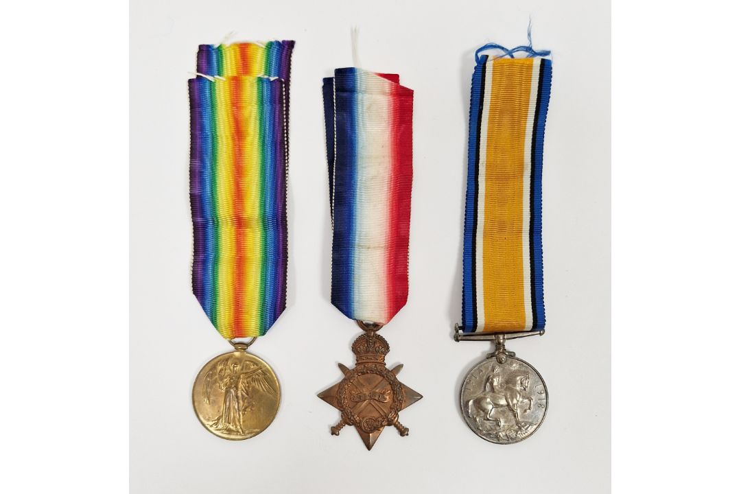 Collection trio group of WWI war medals and ribbons, presented to Pte. Abrahams A.S.C., number M2- - Image 1 of 7