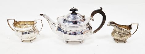 George V silver three-piece tea set, hallmarked London, 1920-22, maker's marks for Robert