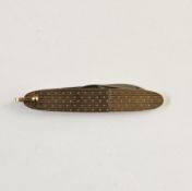 Victorian 9ct gold penknife with engine-turned linear decoration and two blades