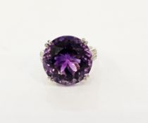14ct gold, amethyst and small diamond dress ring set circular amethyst, finger size N