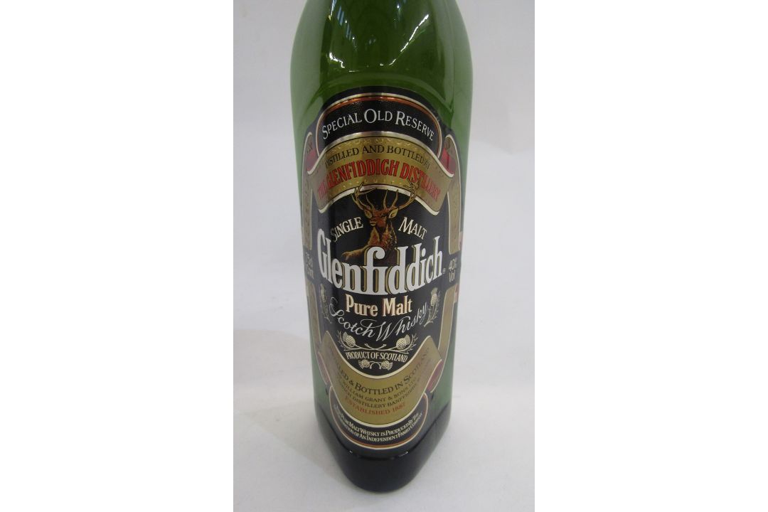 A centenary Glenfiddich pure malt 1887-1987 with exclusive centenary 'print', in cardboard - Image 2 of 2