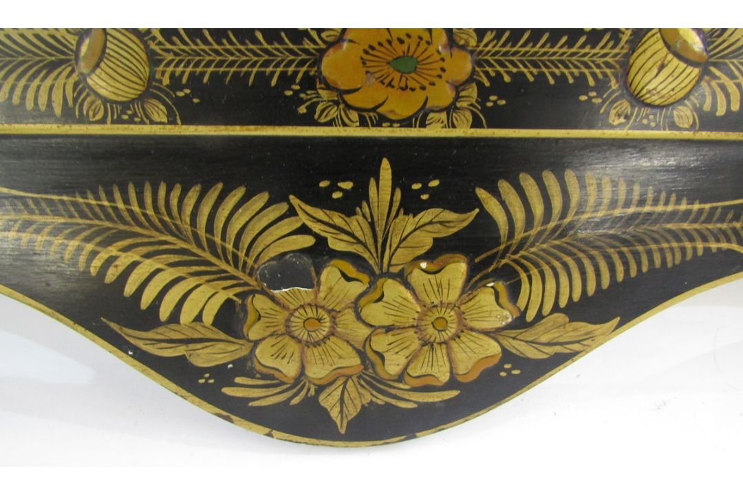 Japanned wall mirror with pagoda-style pediment with gilt chinoisierie and floral decoration on a - Image 7 of 8