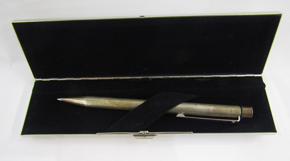 Silver propelling pencil with engine turned decoration, a silver Sheaffer propelling biro with - Image 4 of 4