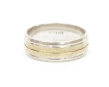 9ct gold and silver-banded ring, line engraved, marked to the inside 375 and 925, 5.5g total