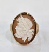 9ct gold shell cameo ring, oval with classical male portrait, size M 1/2