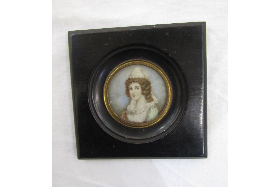 Early 20th century portrait miniature of a gentleman wearing a blue cravat, oval on ivory, 5cm x - Image 4 of 5