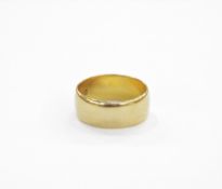 22ct gold wedding band, size L/M, 7g approx.