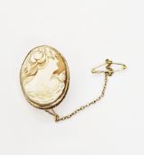 9ct gold shell cameo brooch, the shell carved with a lady with roses in her hair in an oval