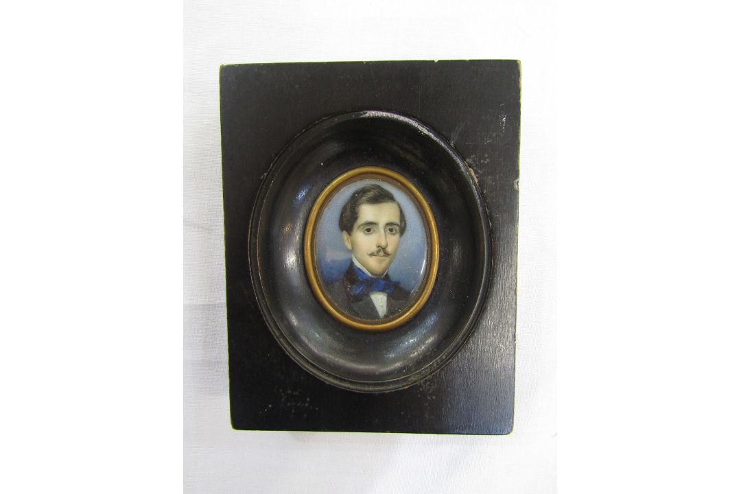 Early 20th century portrait miniature of a gentleman wearing a blue cravat, oval on ivory, 5cm x - Image 2 of 5