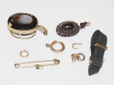 Gold-coloured bar brooch with small enamel and pearl duck, unmarked, a large 9ct gold smoky quartz