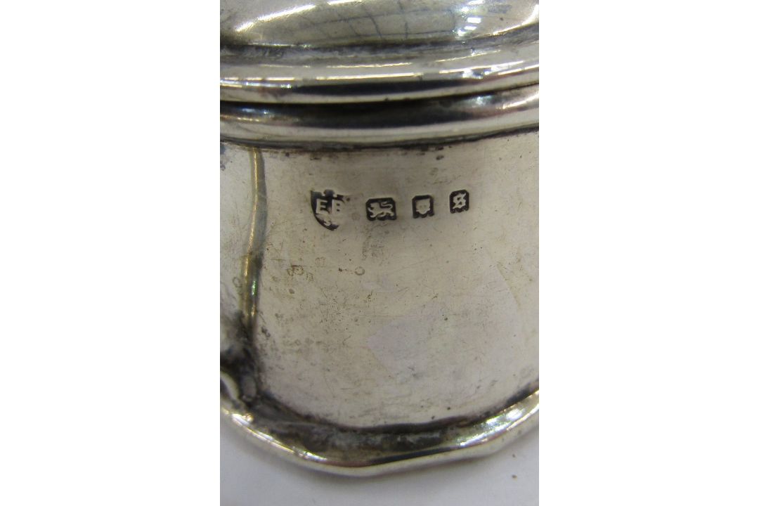 A silver spoon in the 17th century style by the Goldsmiths & Silversmiths Co. Ltd London 1901, three - Image 7 of 9
