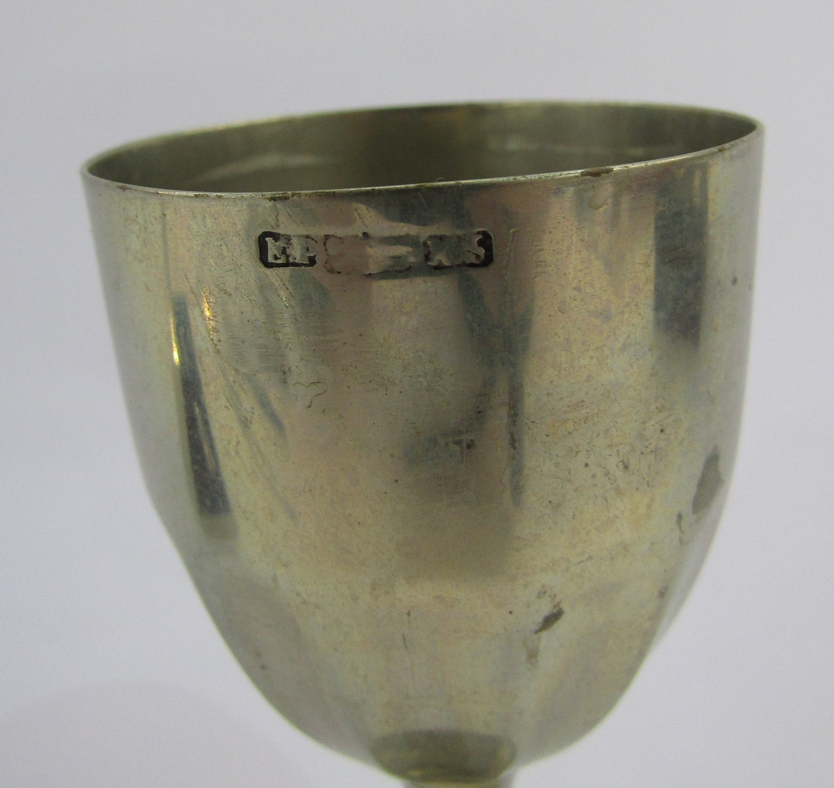 Silver propelling pencil with engine turned decoration, a silver Sheaffer propelling biro with - Image 2 of 4