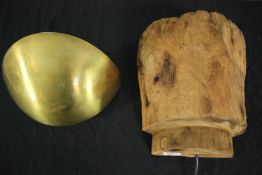 Two wall mounted lights. Brass and wood. Skala wood made by Light 4 Lighting. H.34cm.