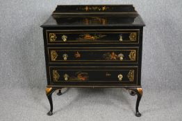 Chest of drawers, mid century lacquered with Chinoiseries decoration. H.101 W.91 D.48cm.