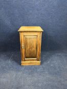 A pine pot cupboard, early 20th century. H.77 W.44 D.42.cm