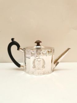 KENSINGTON, London - Weekly Silver, Jewellery, Watches, Asian & Oriental Auction - See Important Information for details