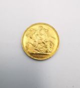 An Edward VII full gold sovereign, dated 1907. Dia 2.2cm 7.97g