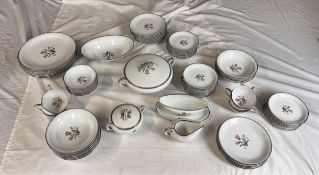 An extensive Noritake part dinner service.