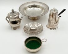 A mixed collection of silver plated items to include a chocolate pot etc. Dia.25cm (largest).