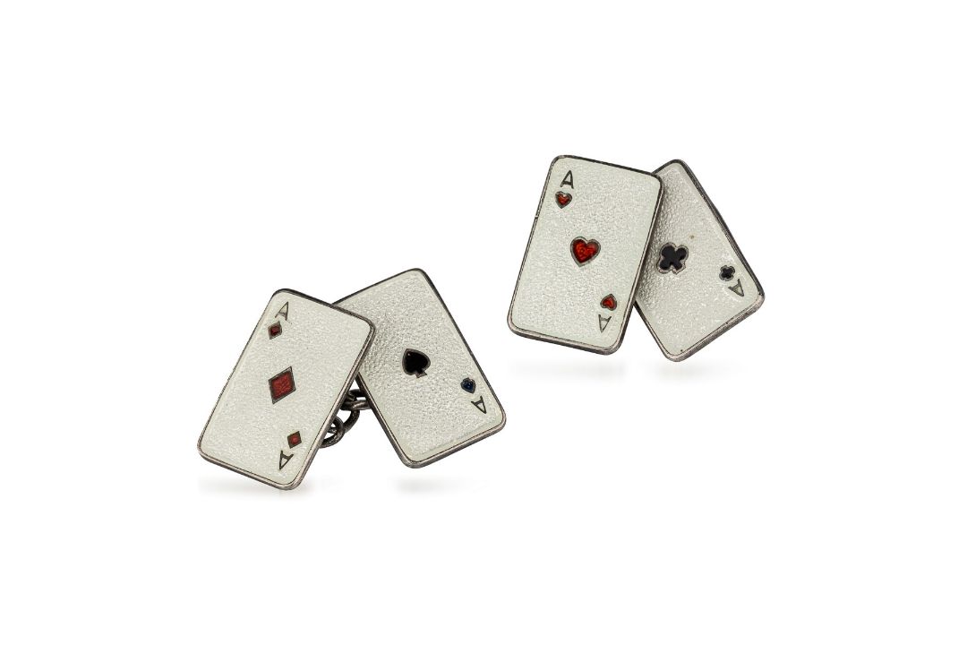 A PAIR OF 1920'S SILVER AND ENAMEL PLAYING CARD CUFFLINKS, LANGSTONE c.1920 - Image 1 of 3